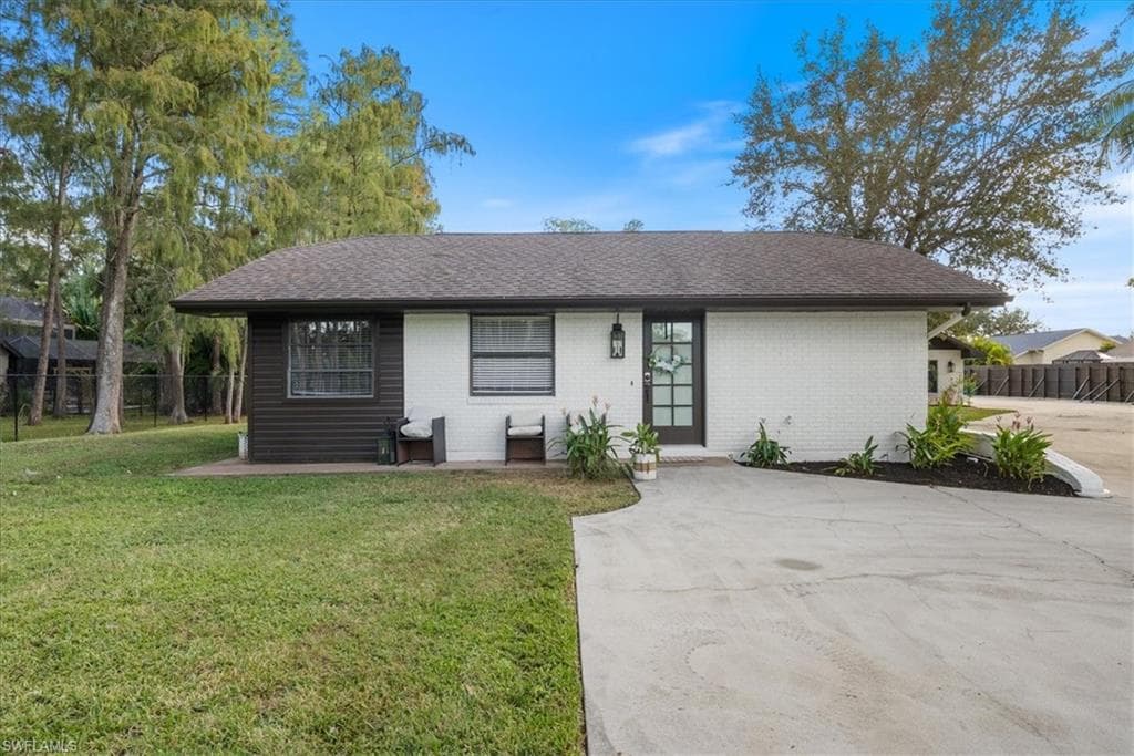 5501 Cynthia Ln, Naples, FL 34112-31