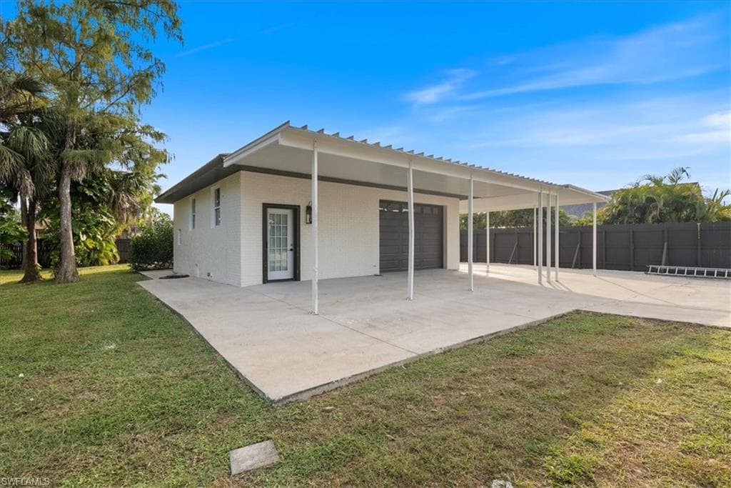 5501 Cynthia Ln, Naples, FL 34112-39