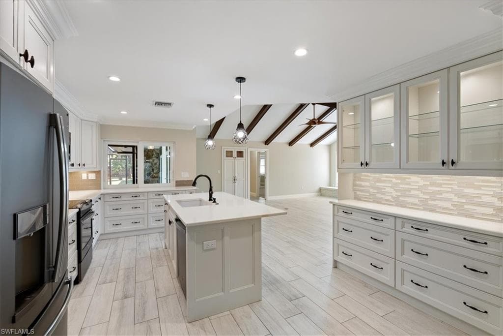 5501 Cynthia Ln, Naples, FL 34112-7