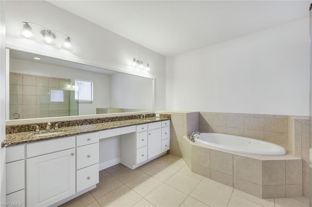 10101 Florence Cir, Naples, FL 34119-17