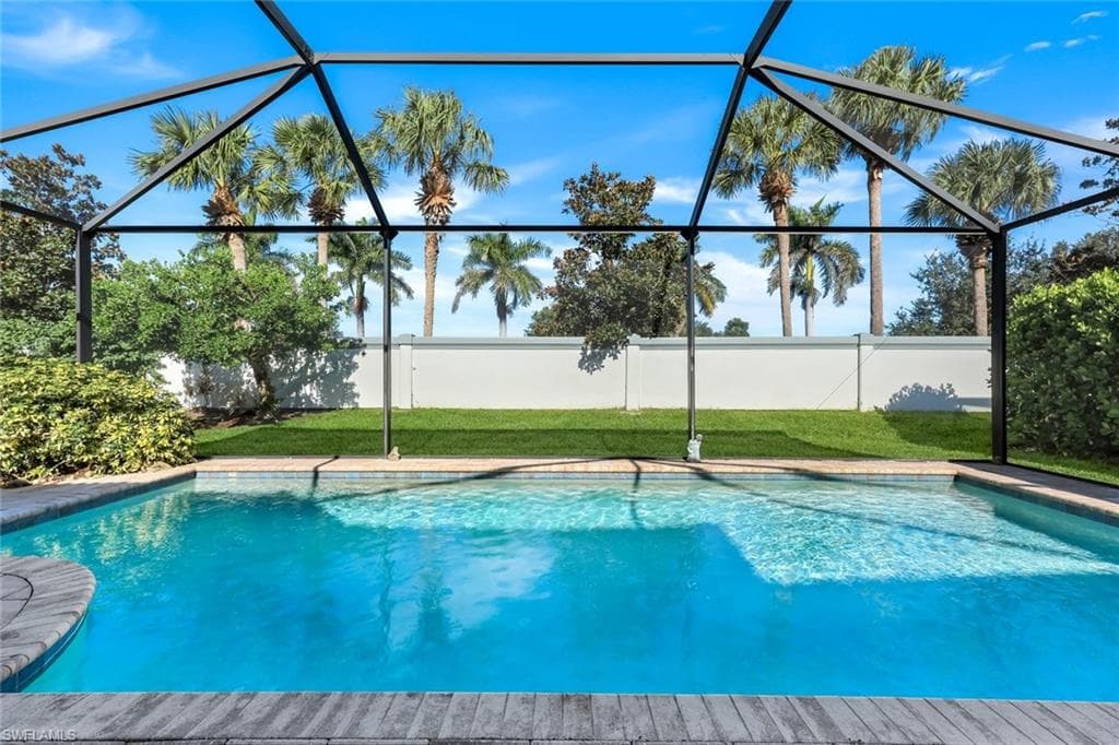 10101 Florence Cir, Naples, FL 34119-31