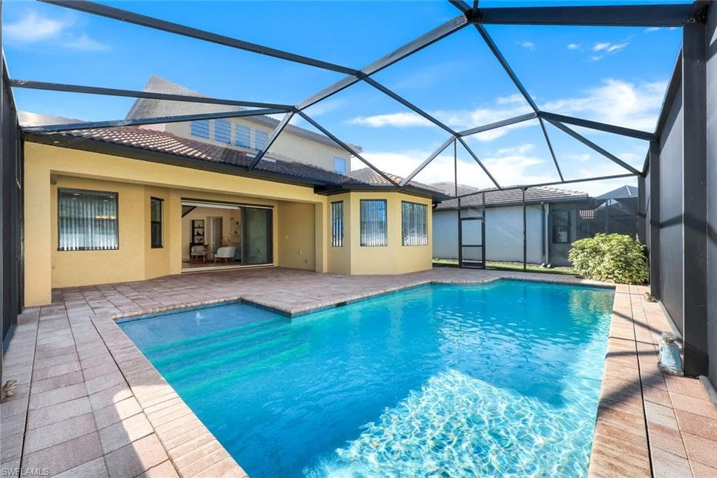 10101 Florence Cir, Naples, FL 34119-33