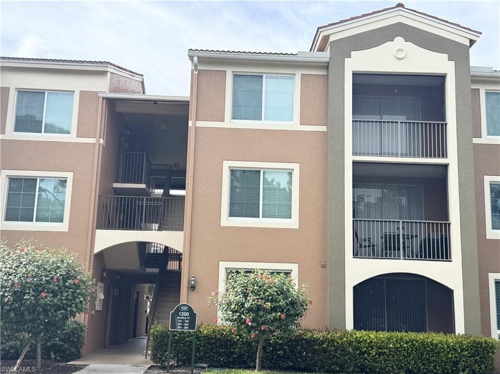 1200 Reserve Way 103, Naples, FL 34105-30