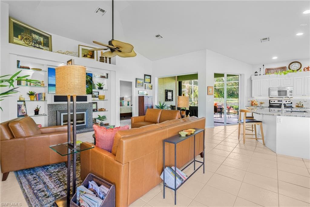 9225 Coachhouse Ln, Estero, FL 33928-9