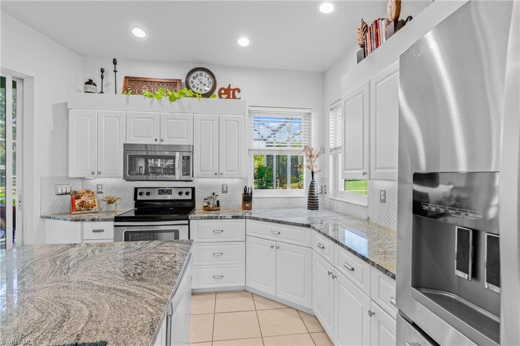 9225 Coachhouse Ln, Estero, FL 33928-20