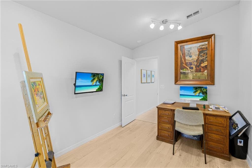 9225 Coachhouse Ln, Estero, FL 33928-32