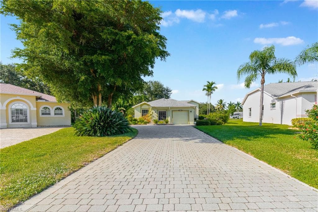 9225 Coachhouse Ln, Estero, FL 33928-4