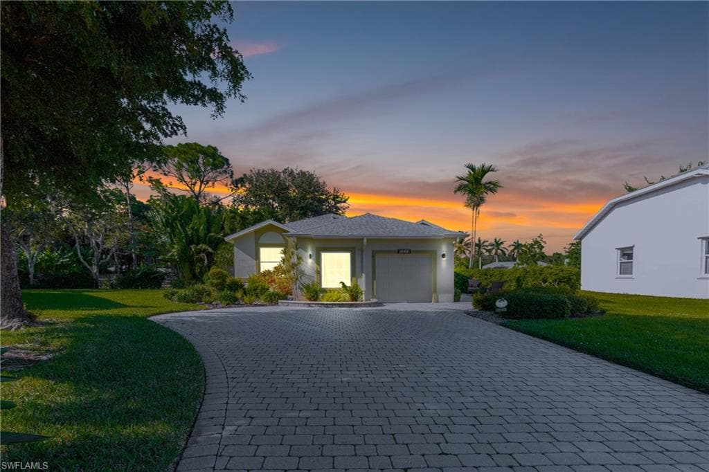 9225 Coachhouse Ln, Estero, FL 33928-5