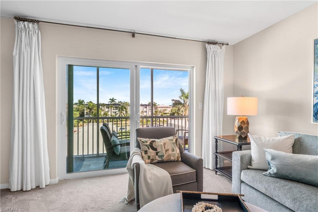 1977 Gulf Shore Blvd N 306, Naples, FL 34102-11