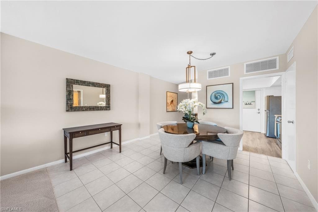 1977 Gulf Shore Blvd N 306, Naples, FL 34102-15