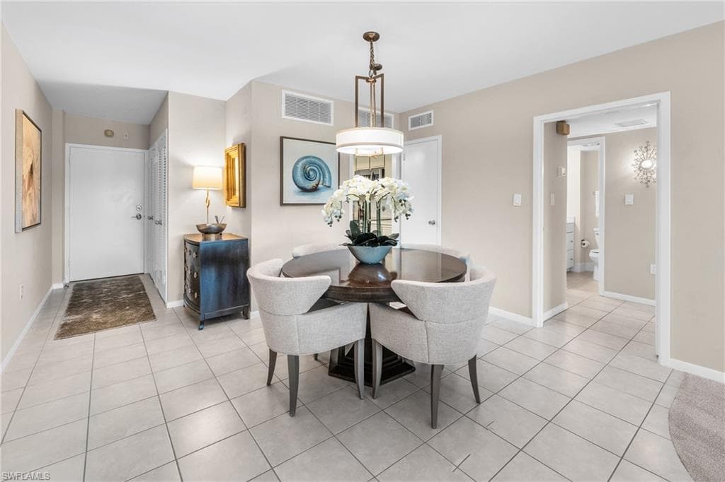 1977 Gulf Shore Blvd N 306, Naples, FL 34102-16