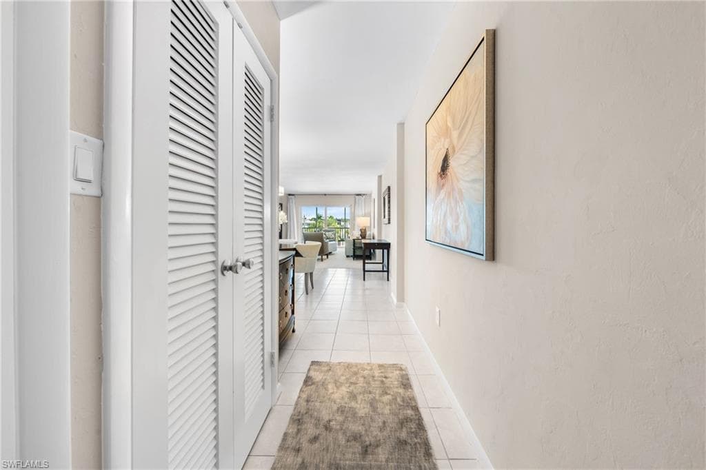 1977 Gulf Shore Blvd N 306, Naples, FL 34102-22