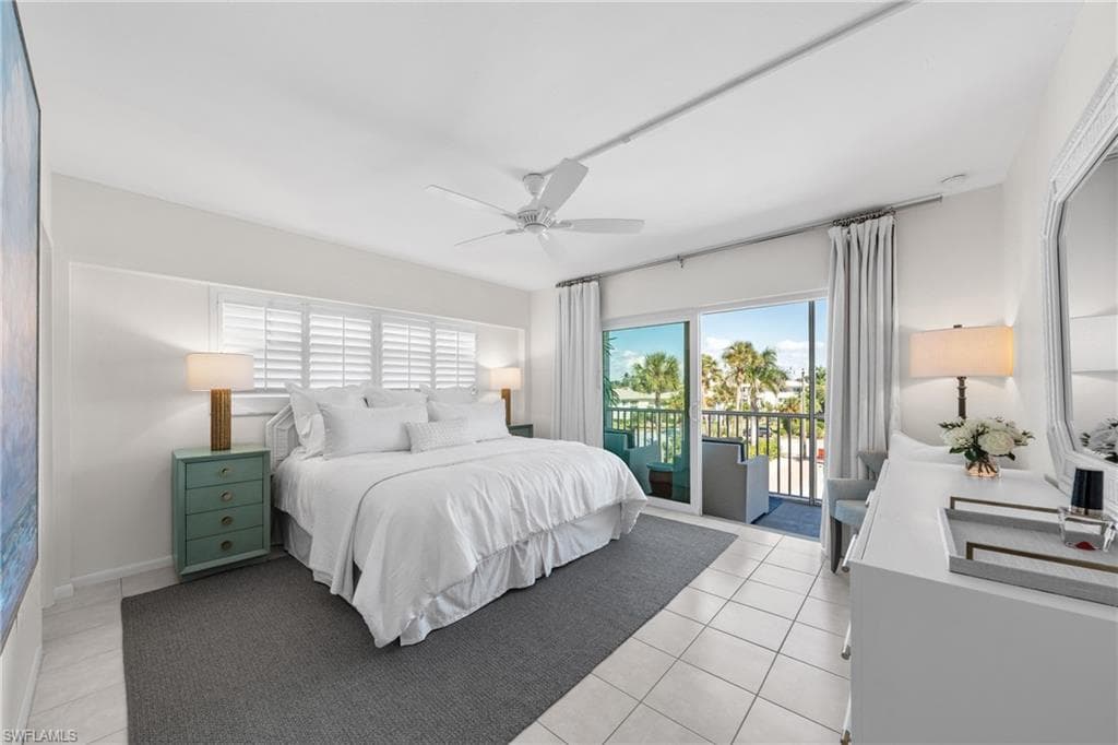 1977 Gulf Shore Blvd N 306, Naples, FL 34102-23