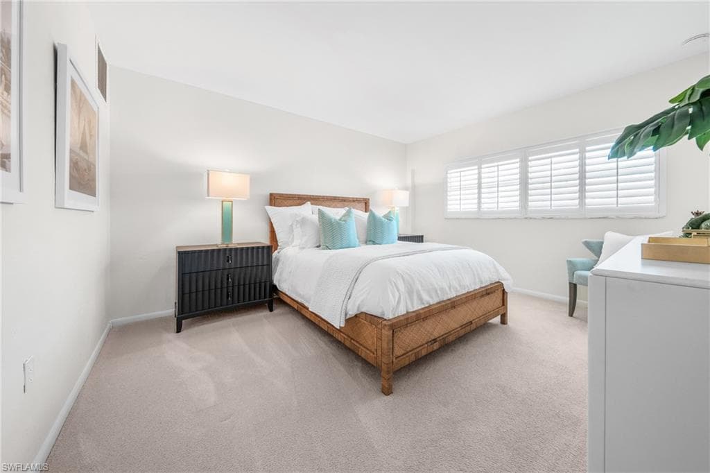 1977 Gulf Shore Blvd N 306, Naples, FL 34102-27