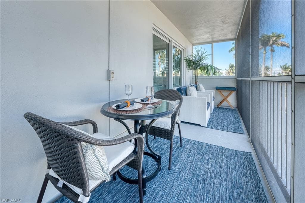 1977 Gulf Shore Blvd N 306, Naples, FL 34102-32