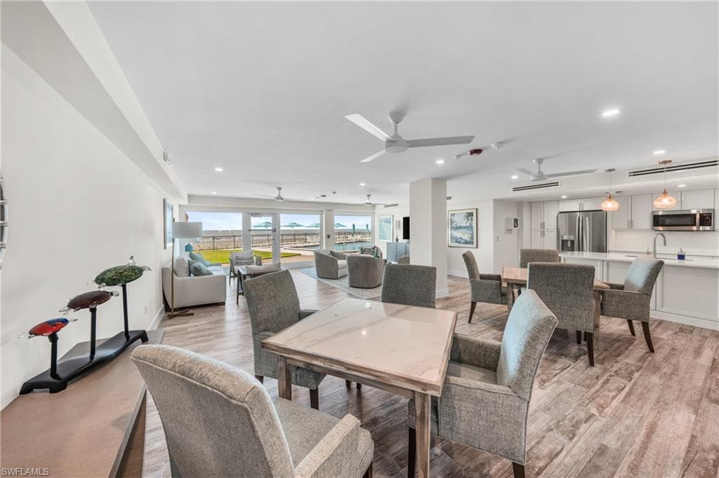 1977 Gulf Shore Blvd N 306, Naples, FL 34102-36