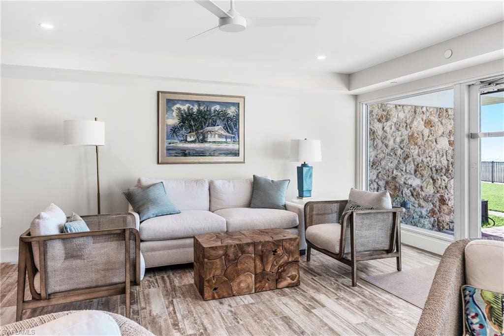 1977 Gulf Shore Blvd N 306, Naples, FL 34102-39