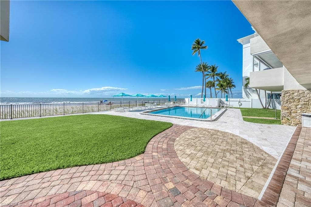 1977 Gulf Shore Blvd N 306, Naples, FL 34102-41