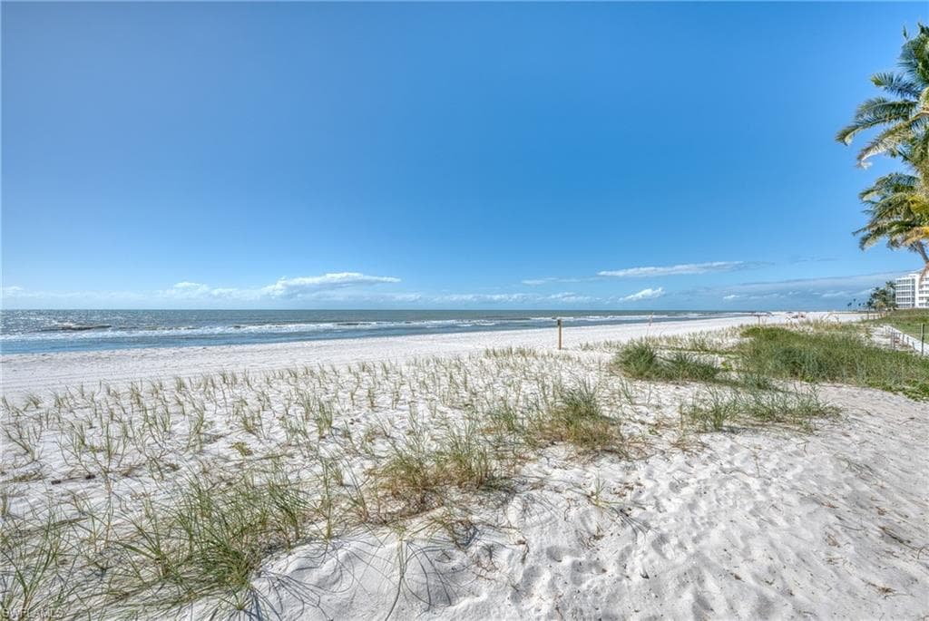 1977 Gulf Shore Blvd N 306, Naples, FL 34102-45