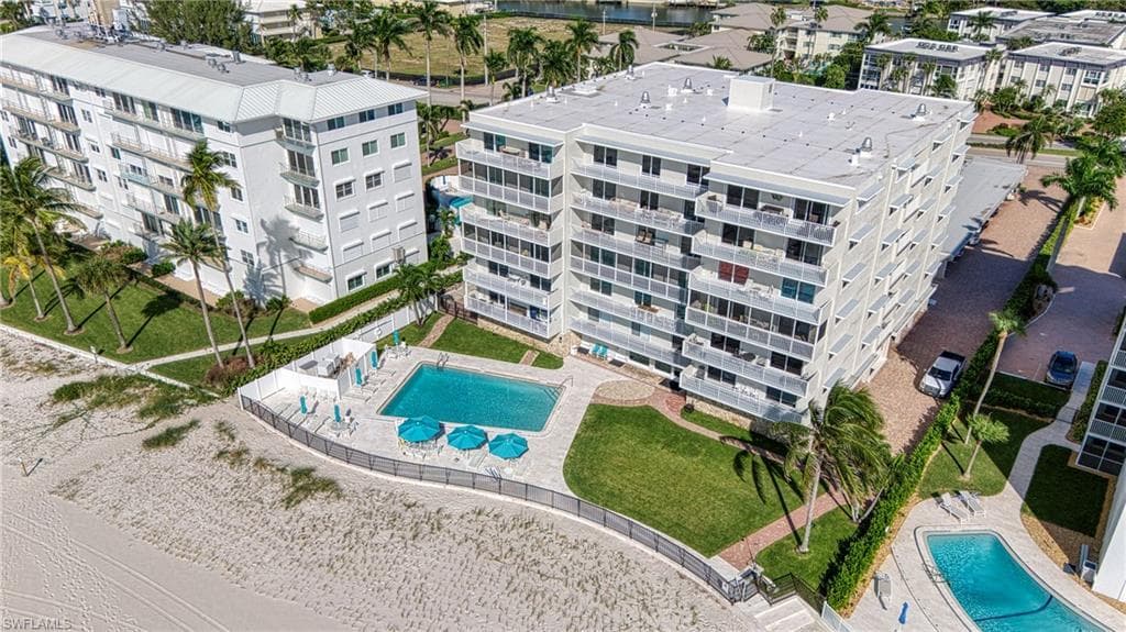 1977 Gulf Shore Blvd N 306, Naples, FL 34102-46