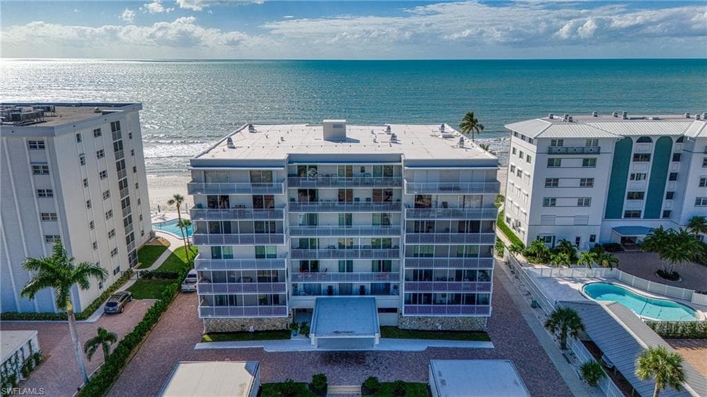 1977 Gulf Shore Blvd N 306, Naples, FL 34102-49