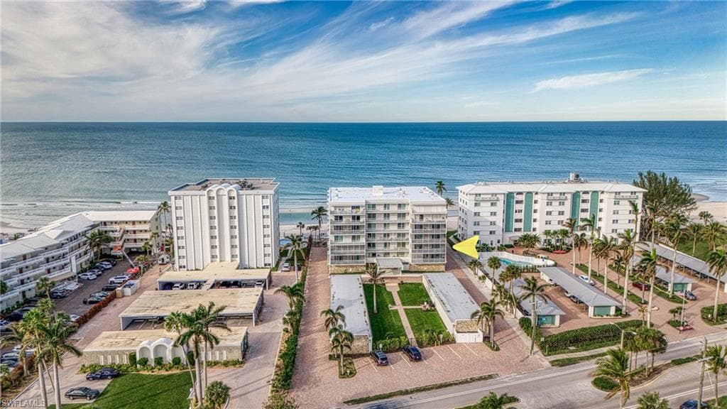 1977 Gulf Shore Blvd N 306, Naples, FL 34102-5