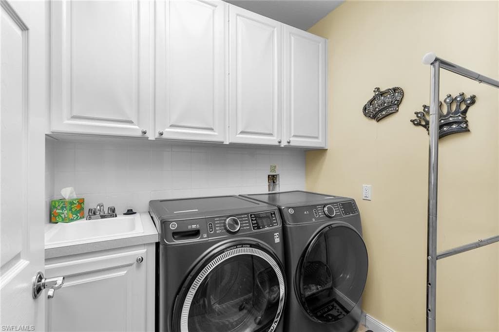 8044 Josefa Way, Naples, FL 34114-16