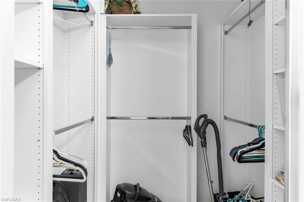 8044 Josefa Way, Naples, FL 34114-20