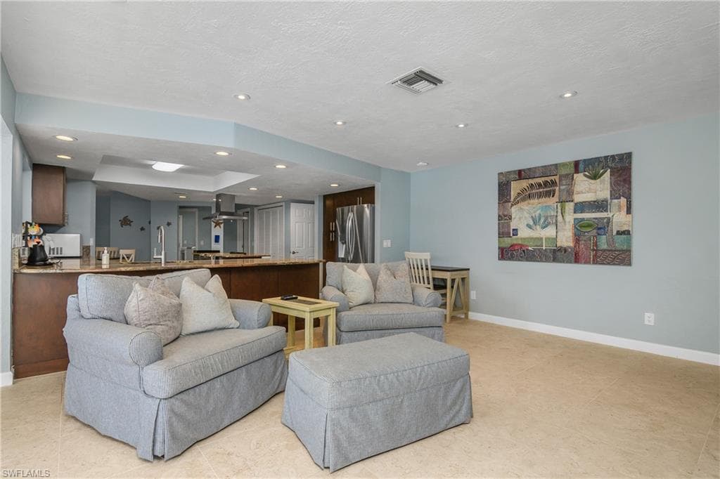 330 Country Club Dr, Naples, FL 34110-13