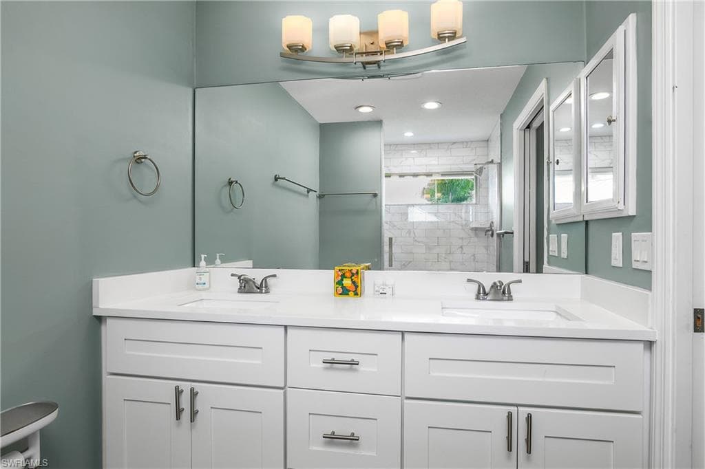 330 Country Club Dr, Naples, FL 34110-18