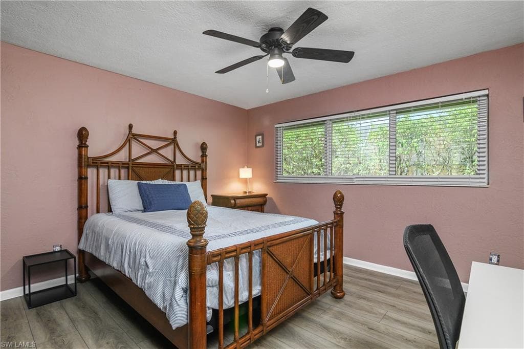 330 Country Club Dr, Naples, FL 34110-23