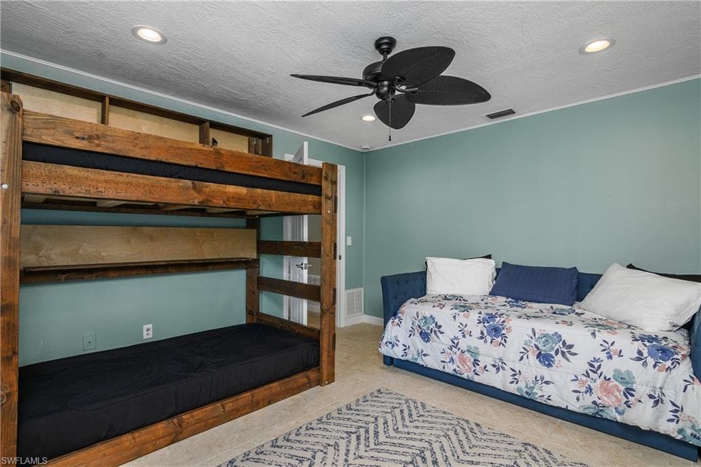 330 Country Club Dr, Naples, FL 34110-24