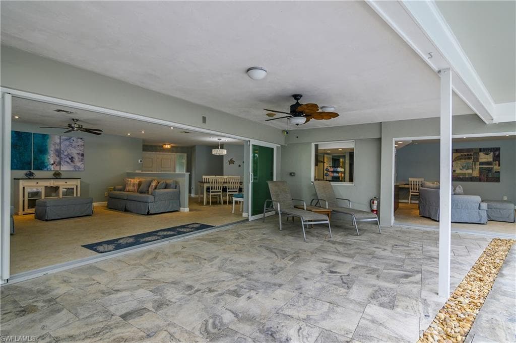 330 Country Club Dr, Naples, FL 34110-28