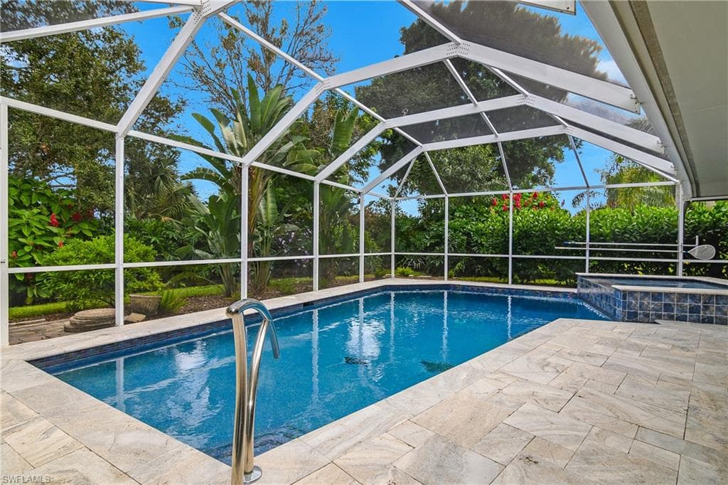 330 Country Club Dr, Naples, FL 34110-30