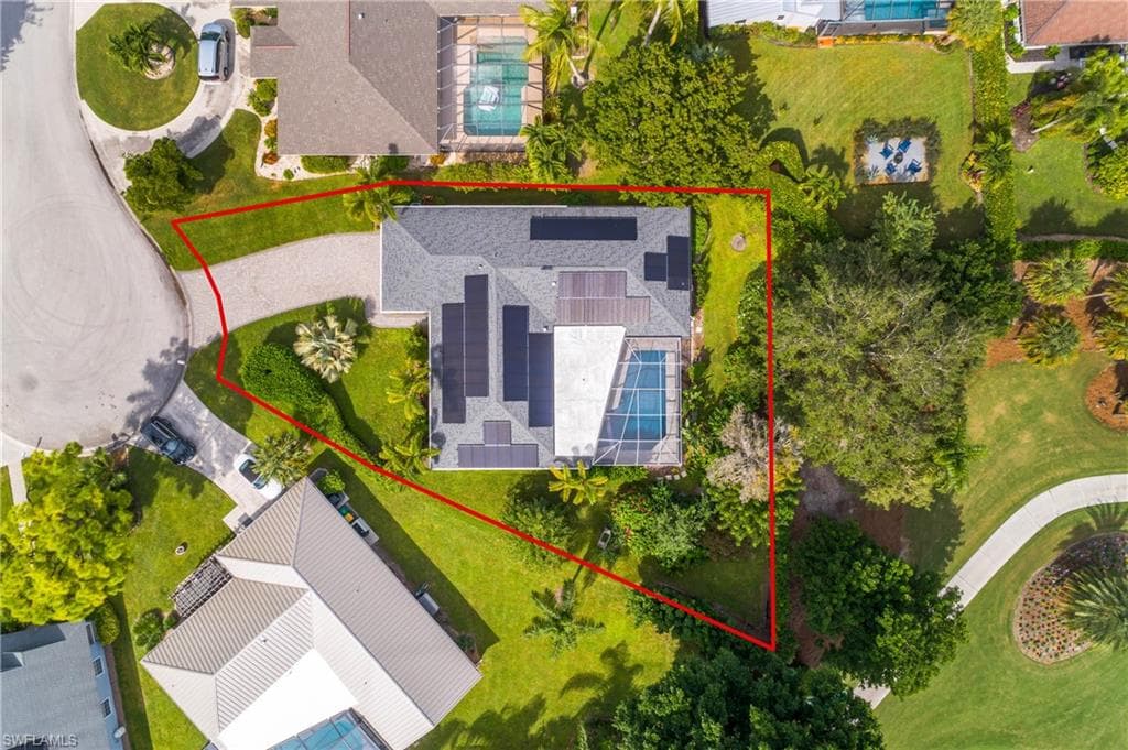 330 Country Club Dr, Naples, FL 34110-35