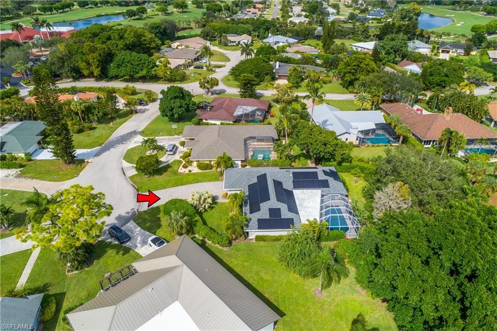 330 Country Club Dr, Naples, FL 34110-36