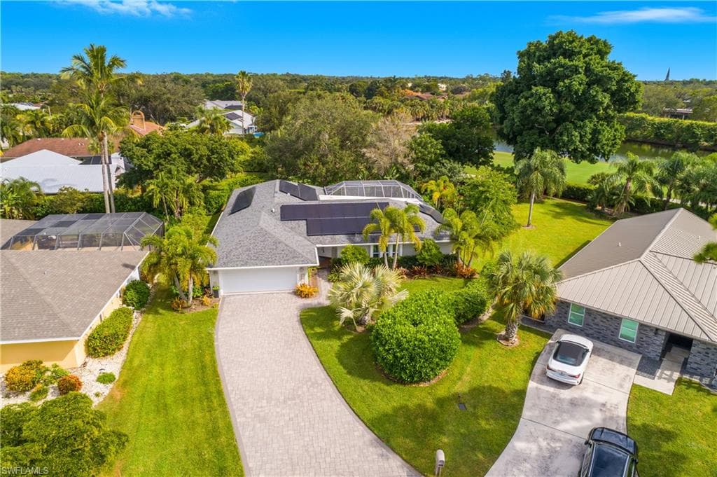 330 Country Club Dr, Naples, FL 34110-3