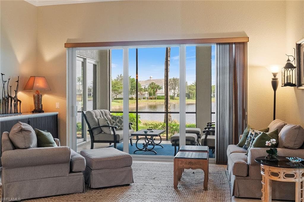 9243 Tesoro Ln 102, Naples, FL 34114-15