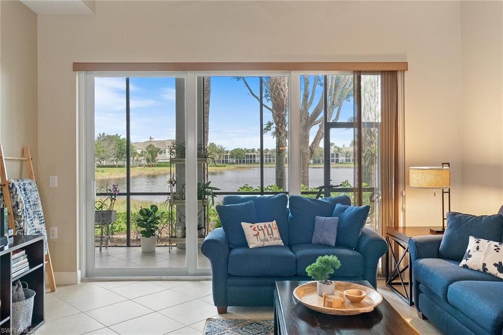 9243 Tesoro Ln 102, Naples, FL 34114-22