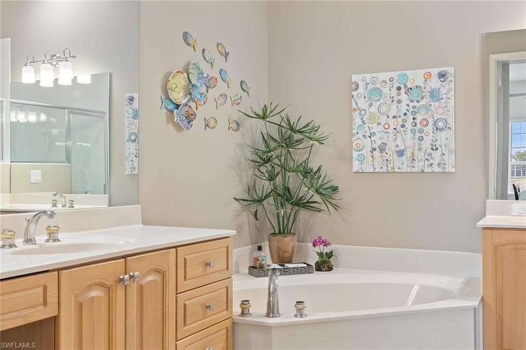 9243 Tesoro Ln 102, Naples, FL 34114-29