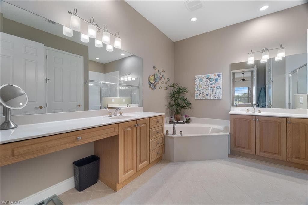 9243 Tesoro Ln 102, Naples, FL 34114-30