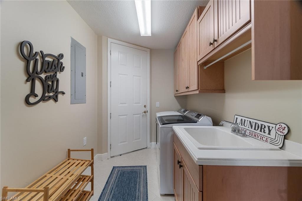 9243 Tesoro Ln 102, Naples, FL 34114-36