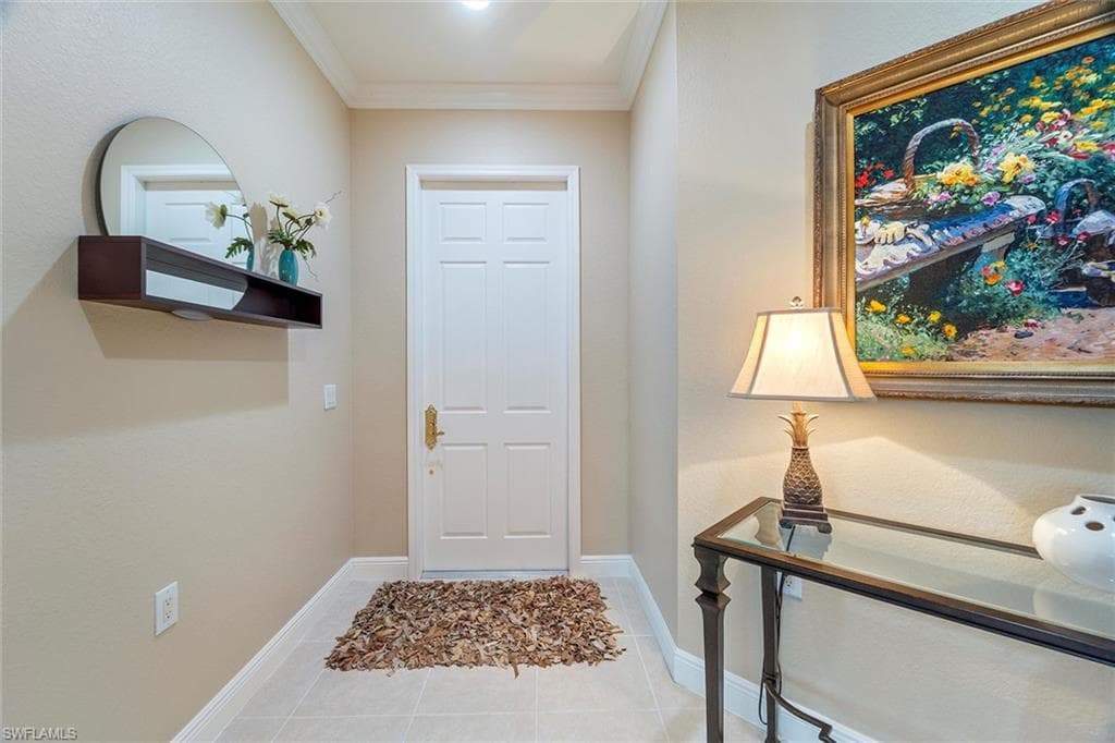 9243 Tesoro Ln 102, Naples, FL 34114-5