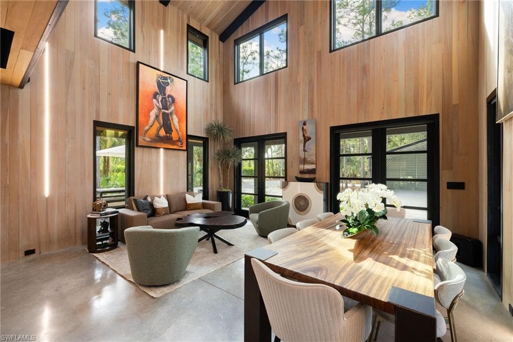 805 24th Ave NW, Naples, FL 34120-12