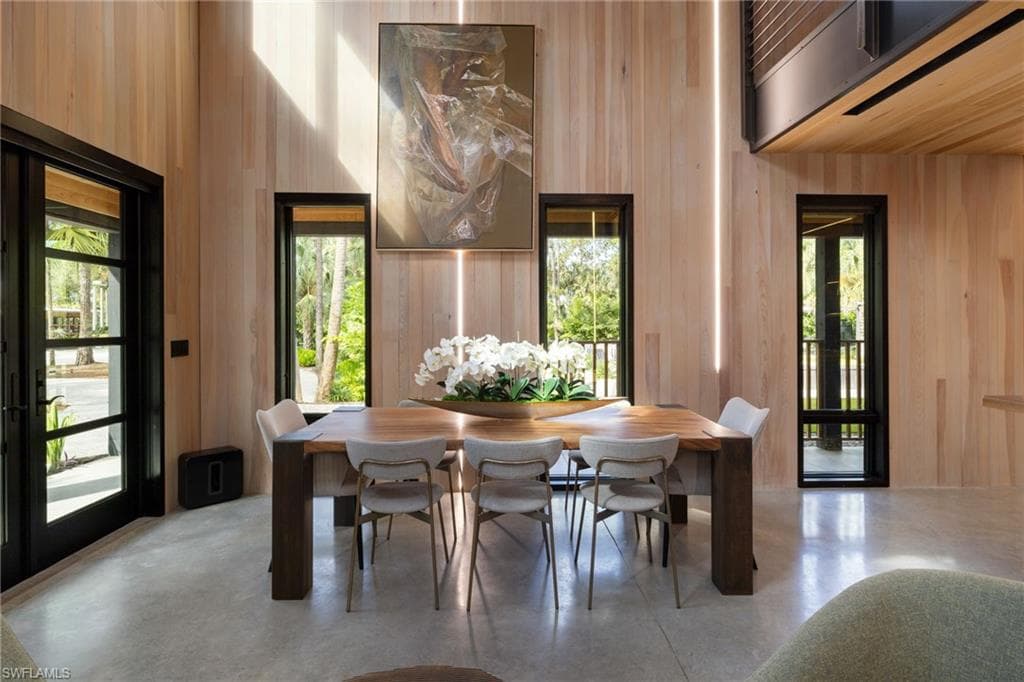 805 24th Ave NW, Naples, FL 34120-13