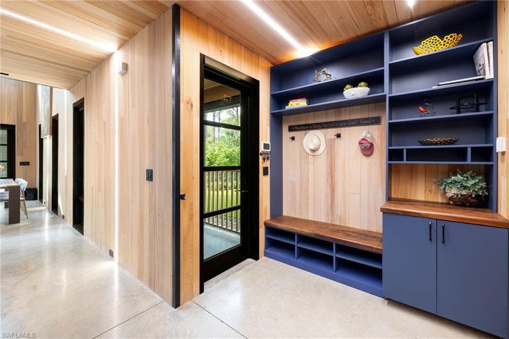 805 24th Ave NW, Naples, FL 34120-14