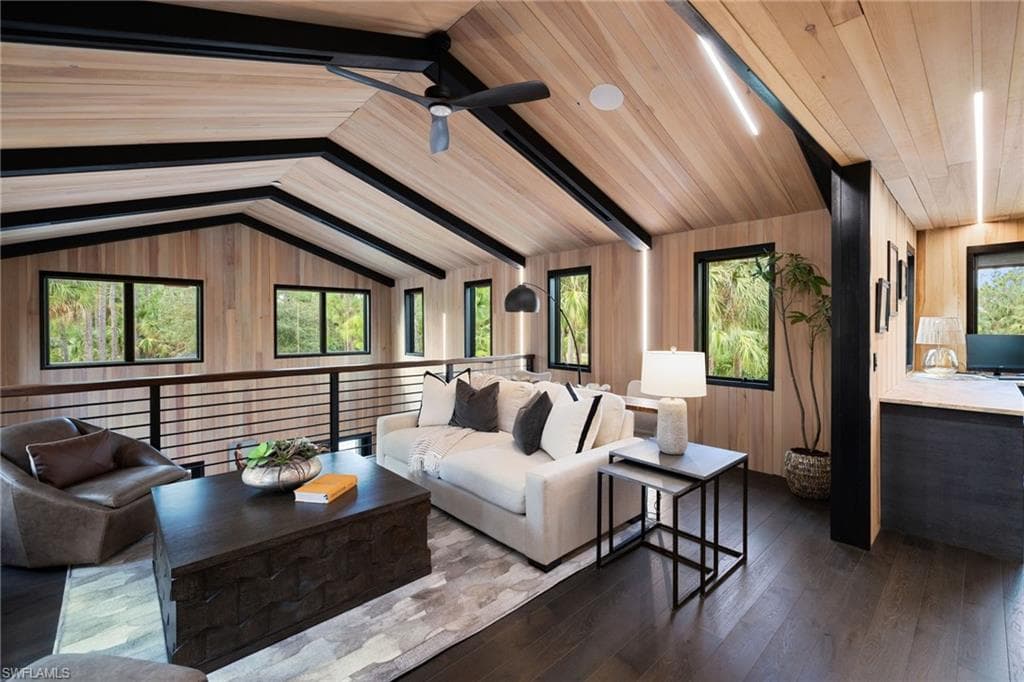 805 24th Ave NW, Naples, FL 34120-20