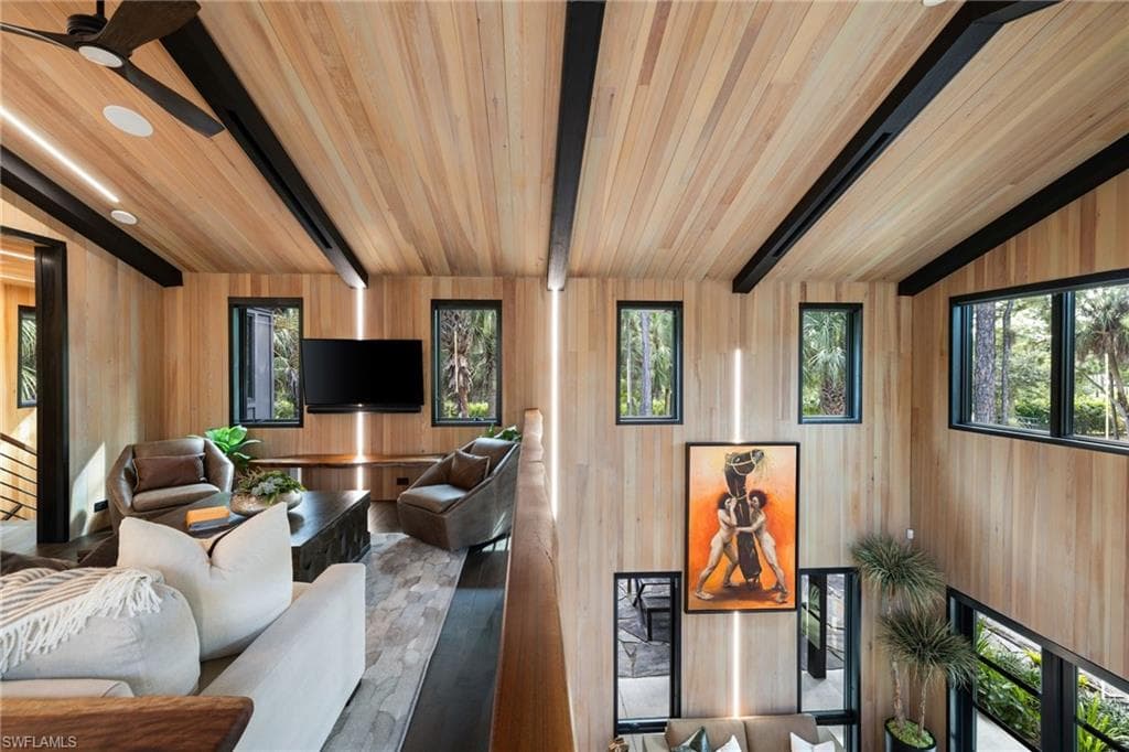 805 24th Ave NW, Naples, FL 34120-21