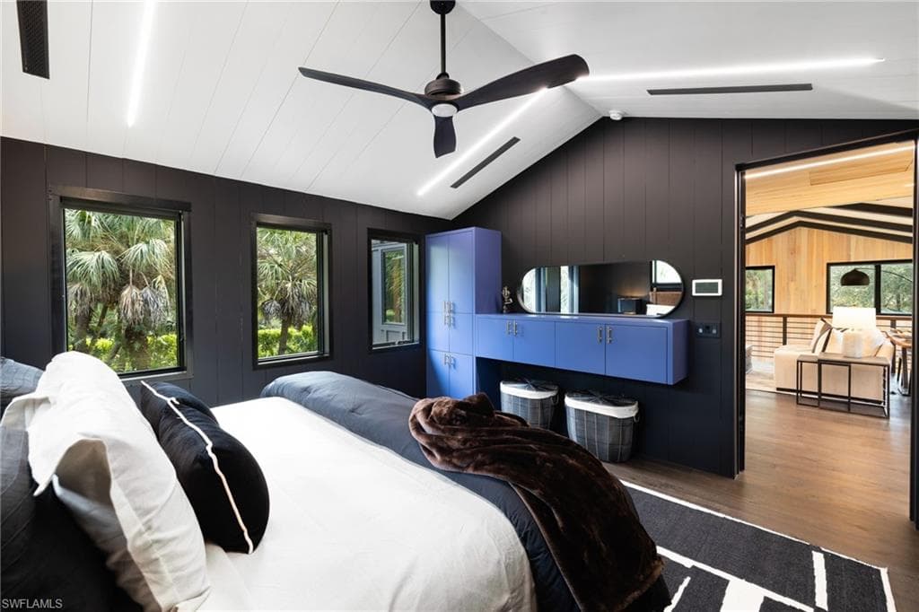 805 24th Ave NW, Naples, FL 34120-25