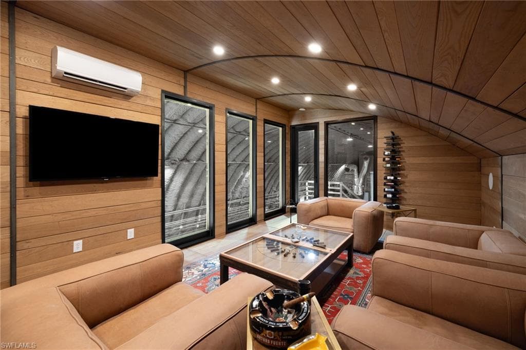 805 24th Ave NW, Naples, FL 34120-33